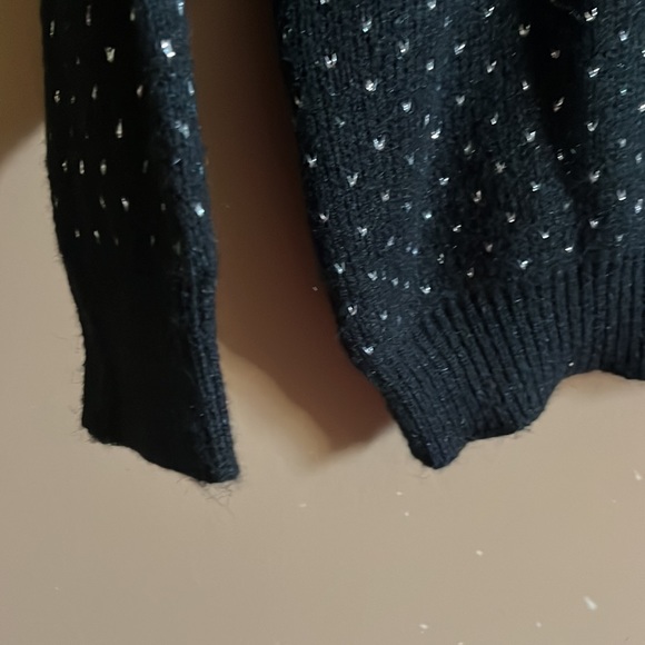 Black & Silver bow Sweater made in Korea - Picture 4 of 6